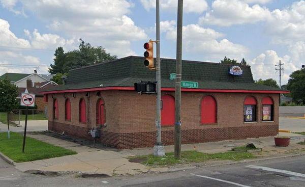 A&W Restaurant - Detroit - 18440 W Warren St (newer photo)